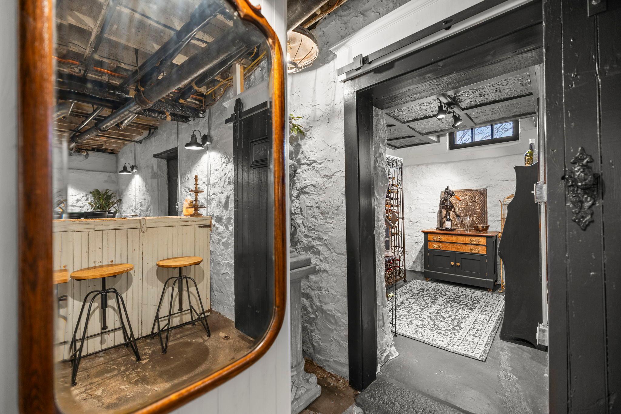 137-web-or-mls-620 Pine St W-140.jpg