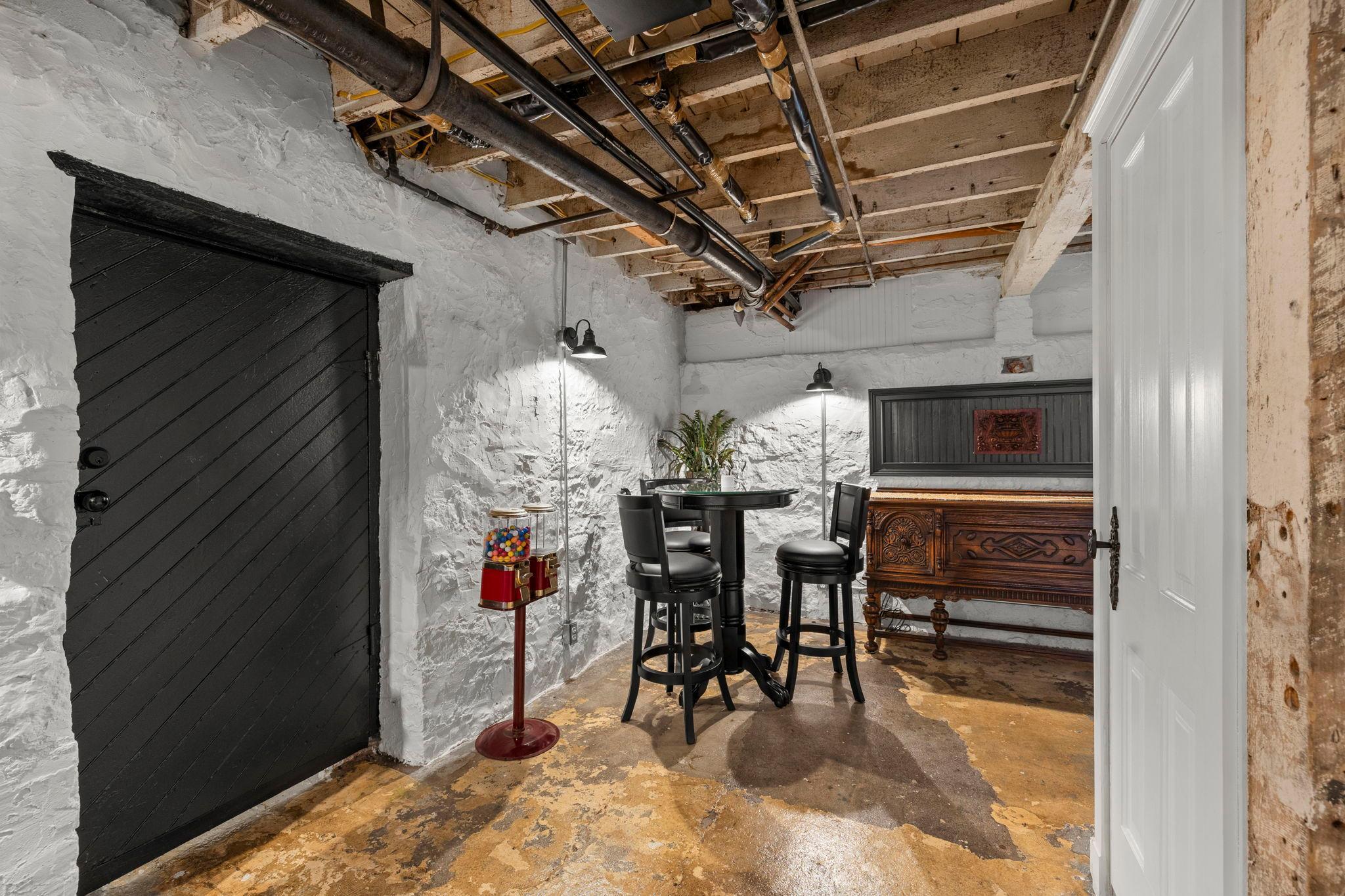 142-web-or-mls-620 Pine St W-165.jpg