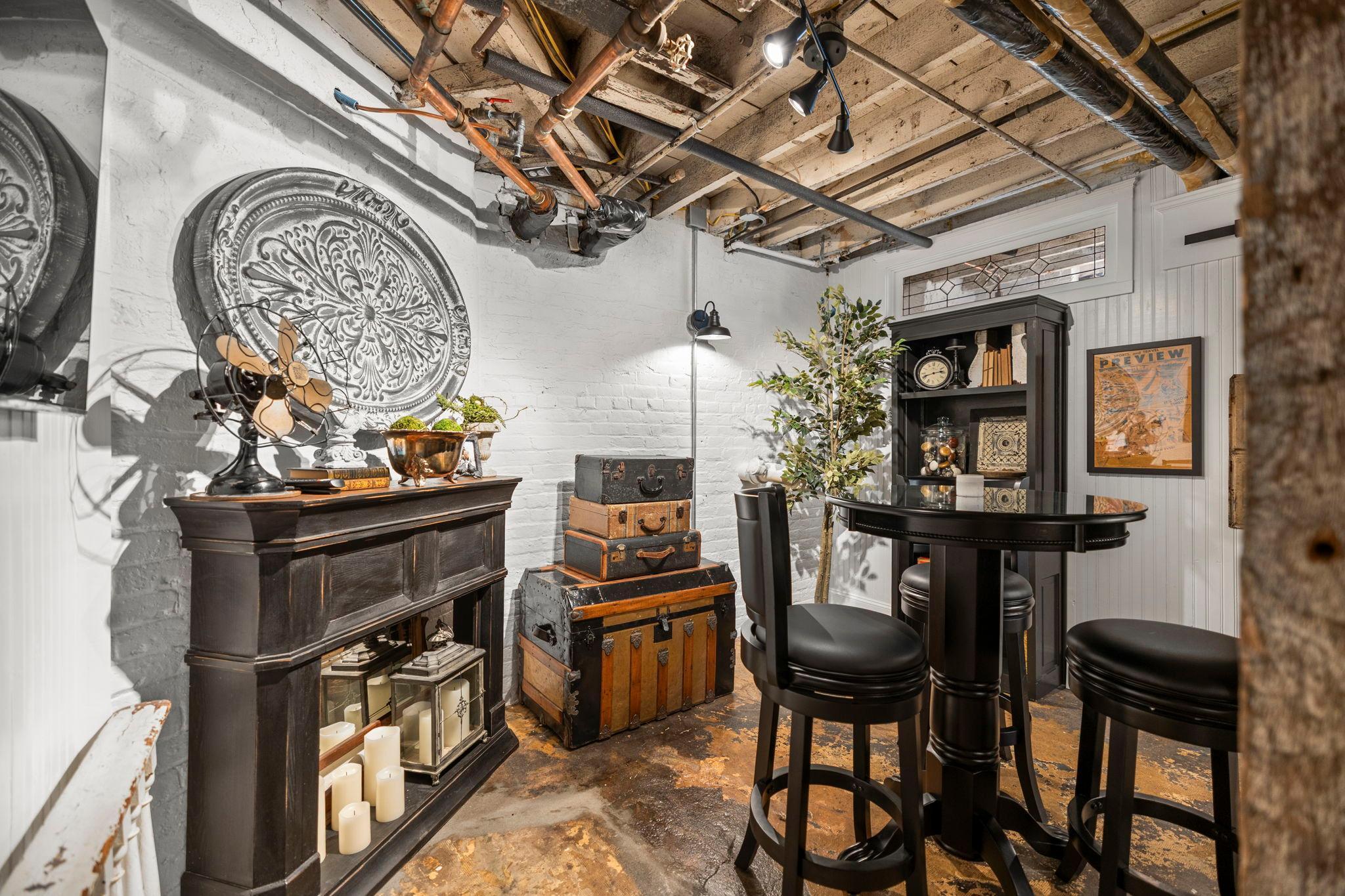 134-web-or-mls-620 Pine St W-120.jpg