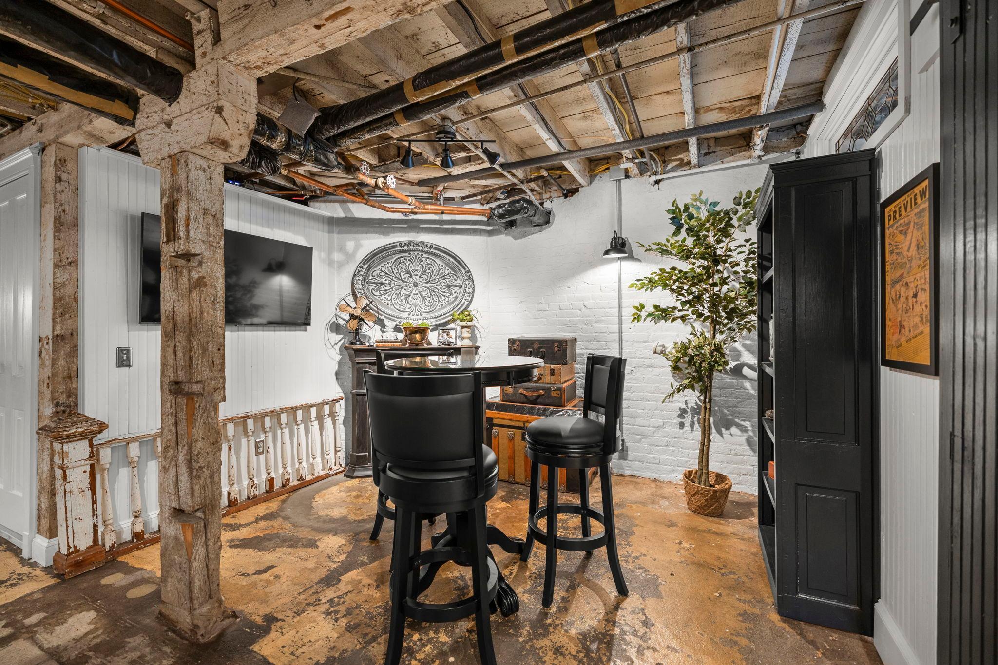 135-web-or-mls-620 Pine St W-125.jpg