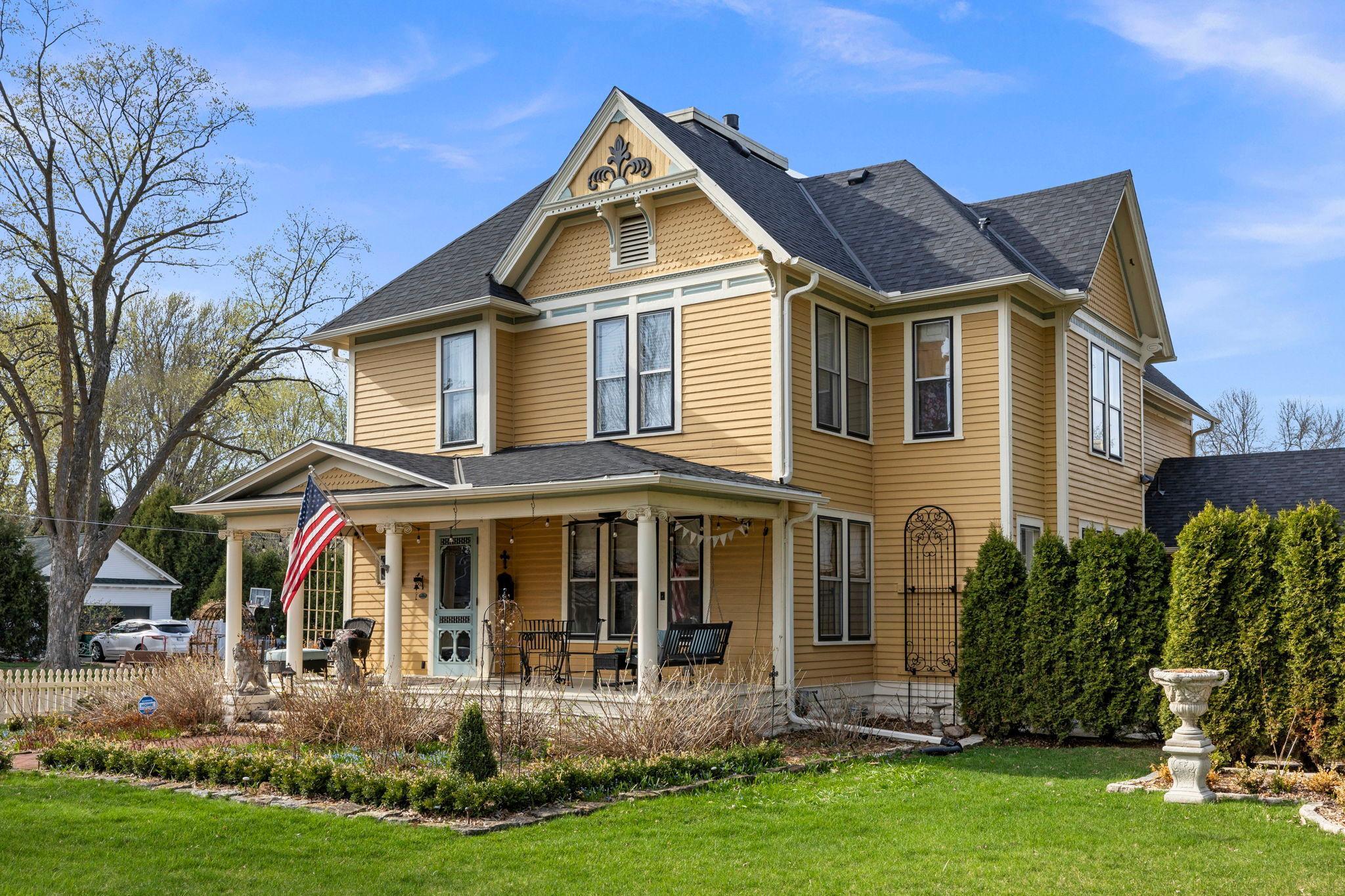 12-web-or-mls-620 Pine St W-725.jpg