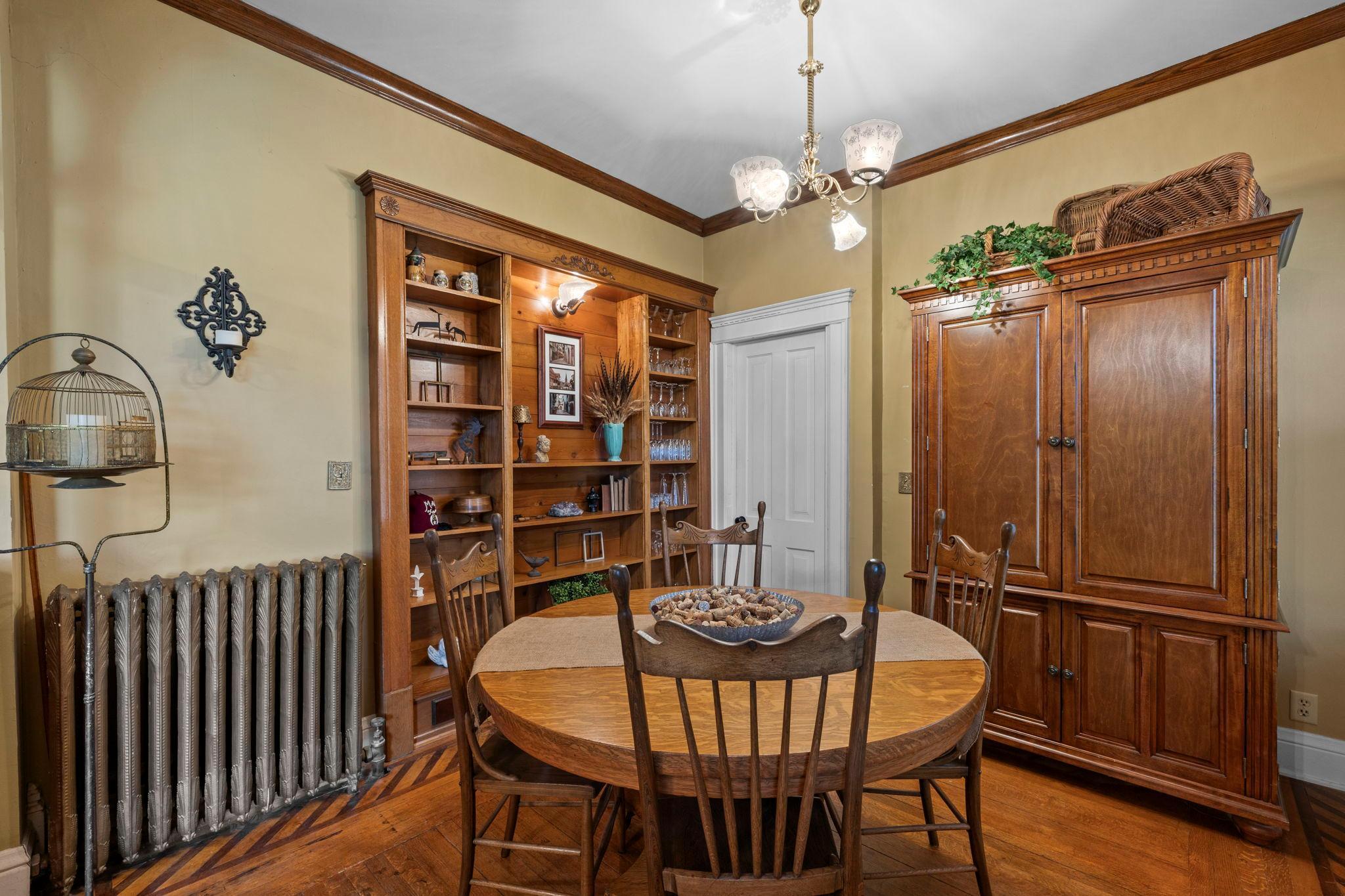 51-web-or-mls-620 Pine St W-300.jpg