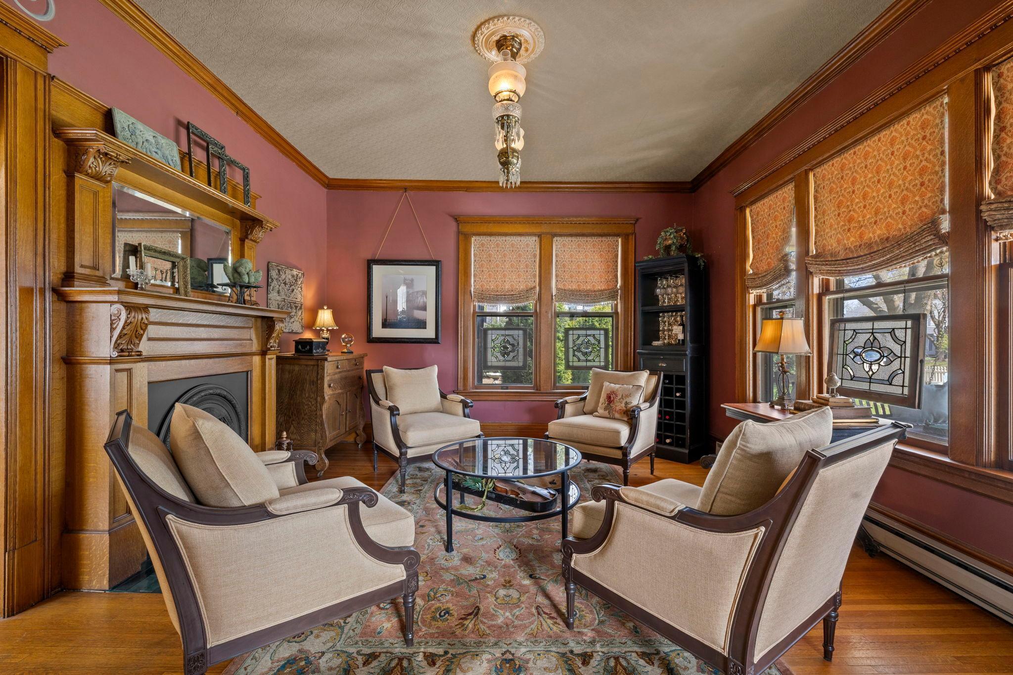 24-web-or-mls-620 Pine St W-25.jpg