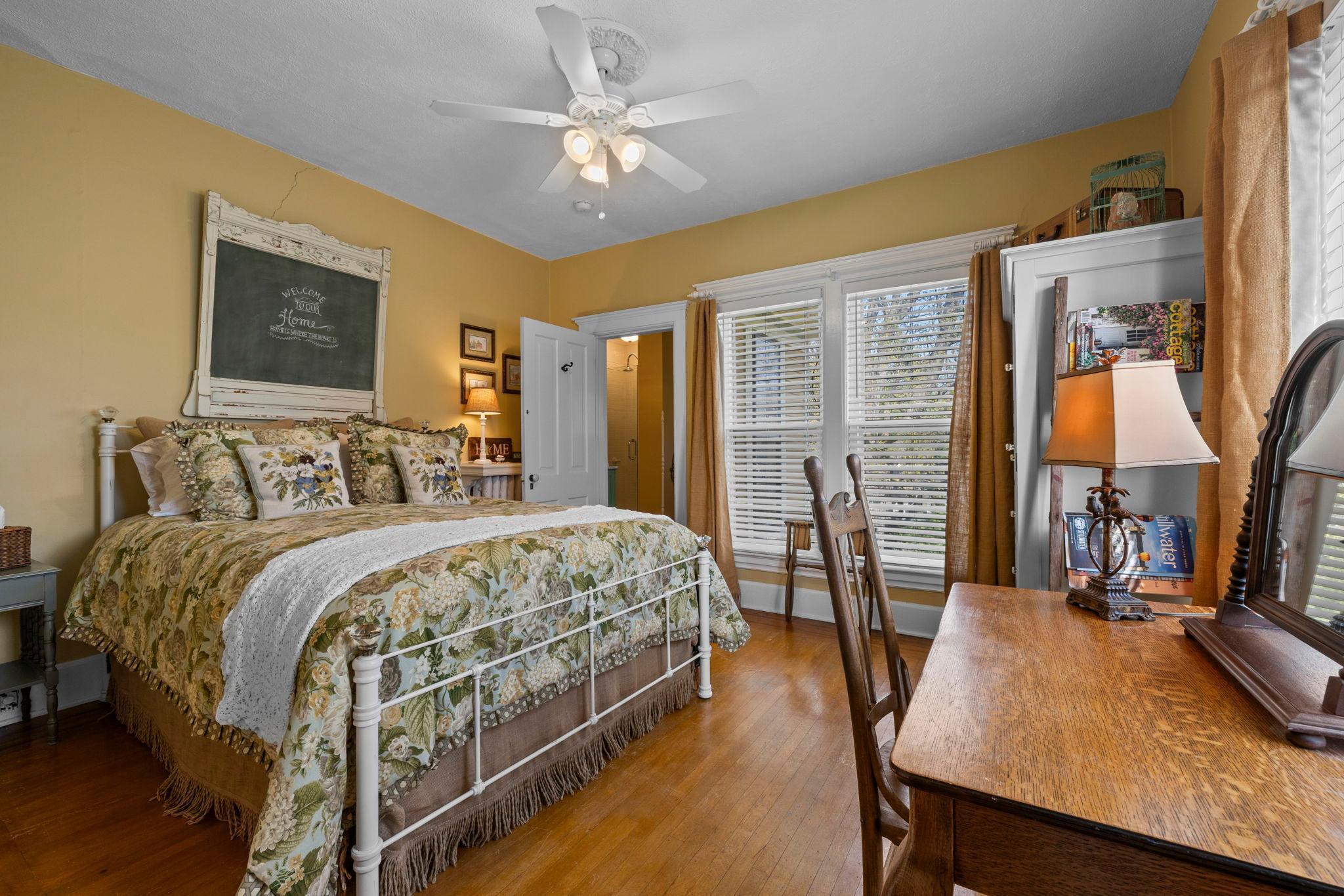 82-web-or-mls-620 Pine St W-450.jpg