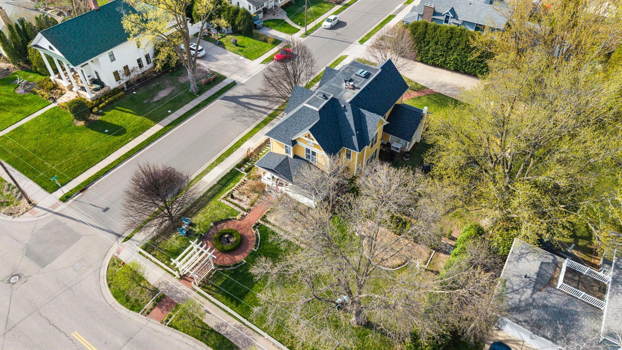 168-web-or-mls-620 Pine St W-820.jpg