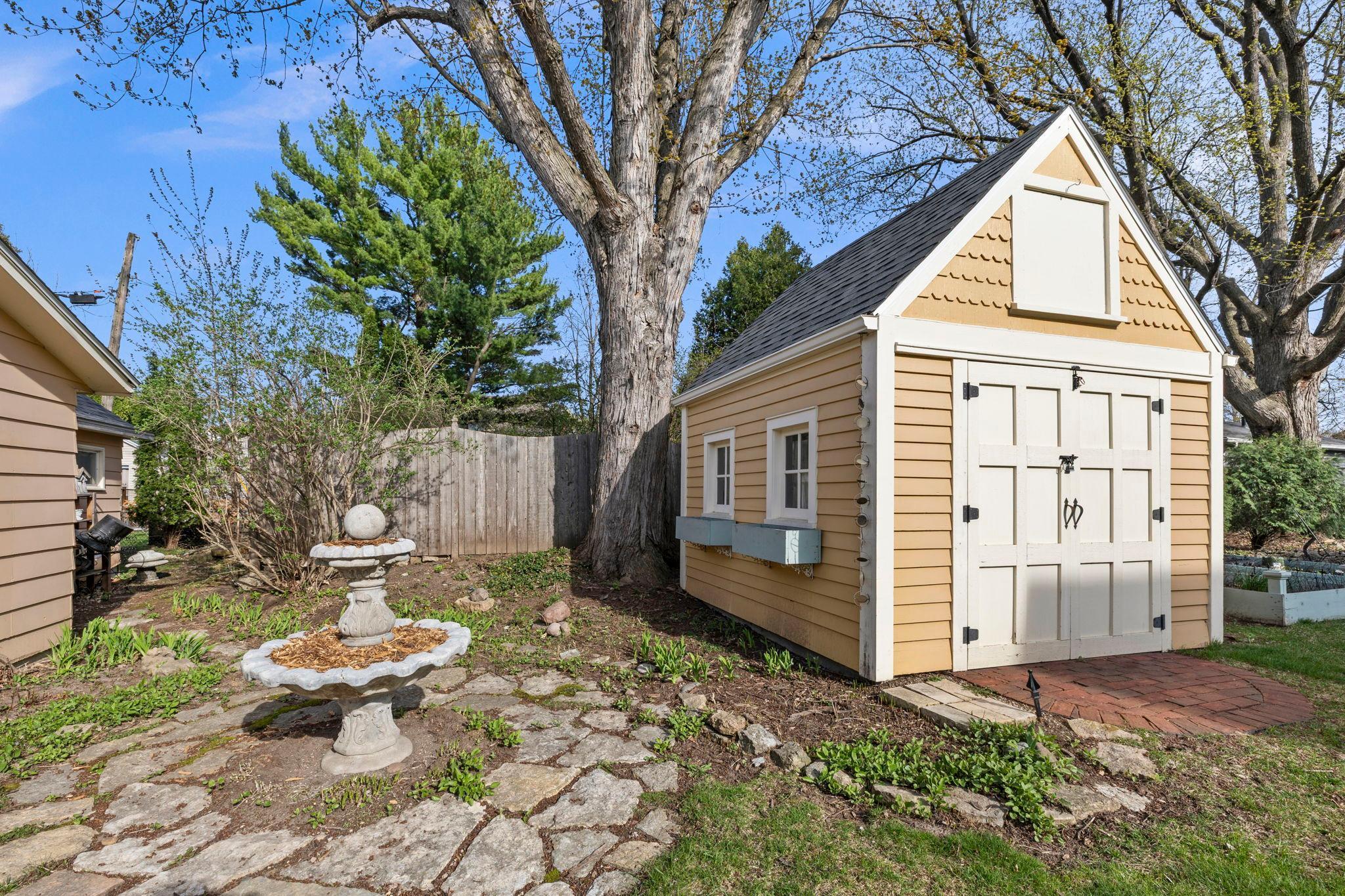 165-web-or-mls-620 Pine St W-795.jpg