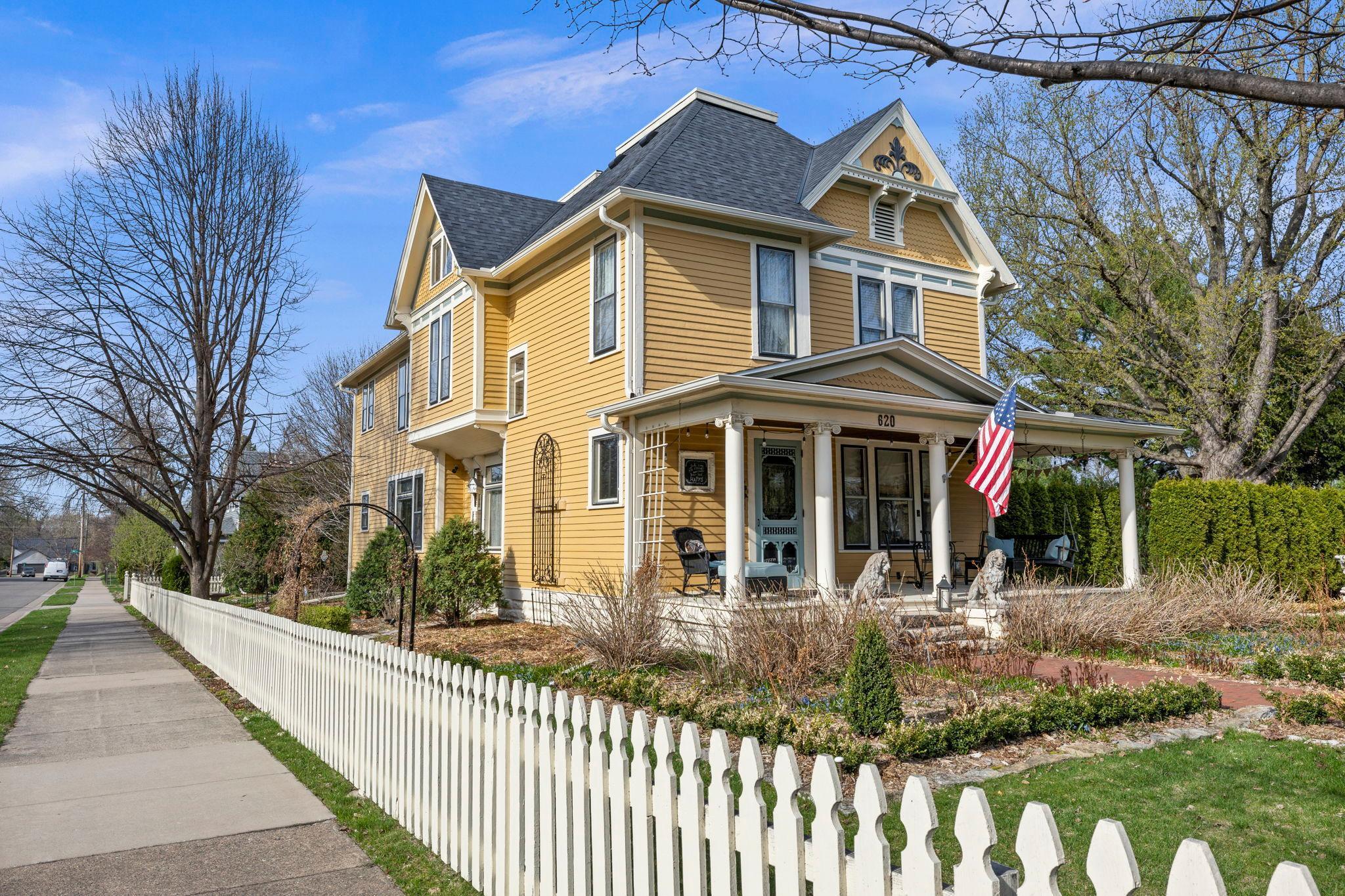 5-web-or-mls-620 Pine St W-745.jpg