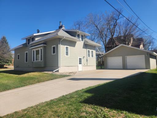 304 2nd Avenue SE, Pipestone, MN 56164