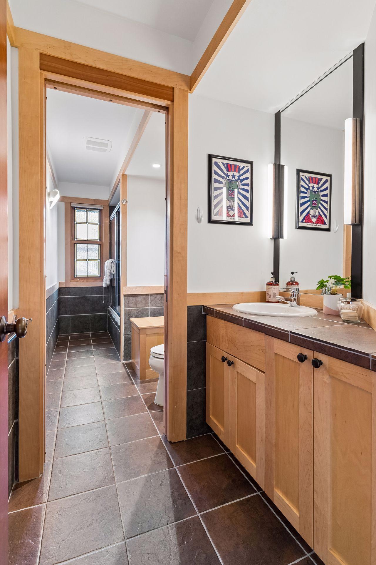 Second floor full bath