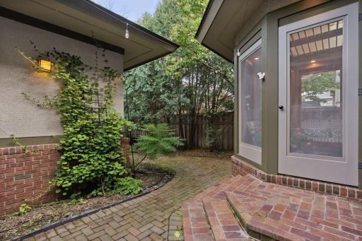 2305 Newton Avenue S, Minneapolis, MN 55405