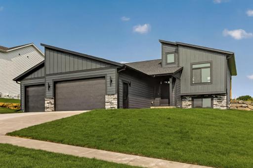 3449 Stonehedge Drive NE, Rochester, MN 55906