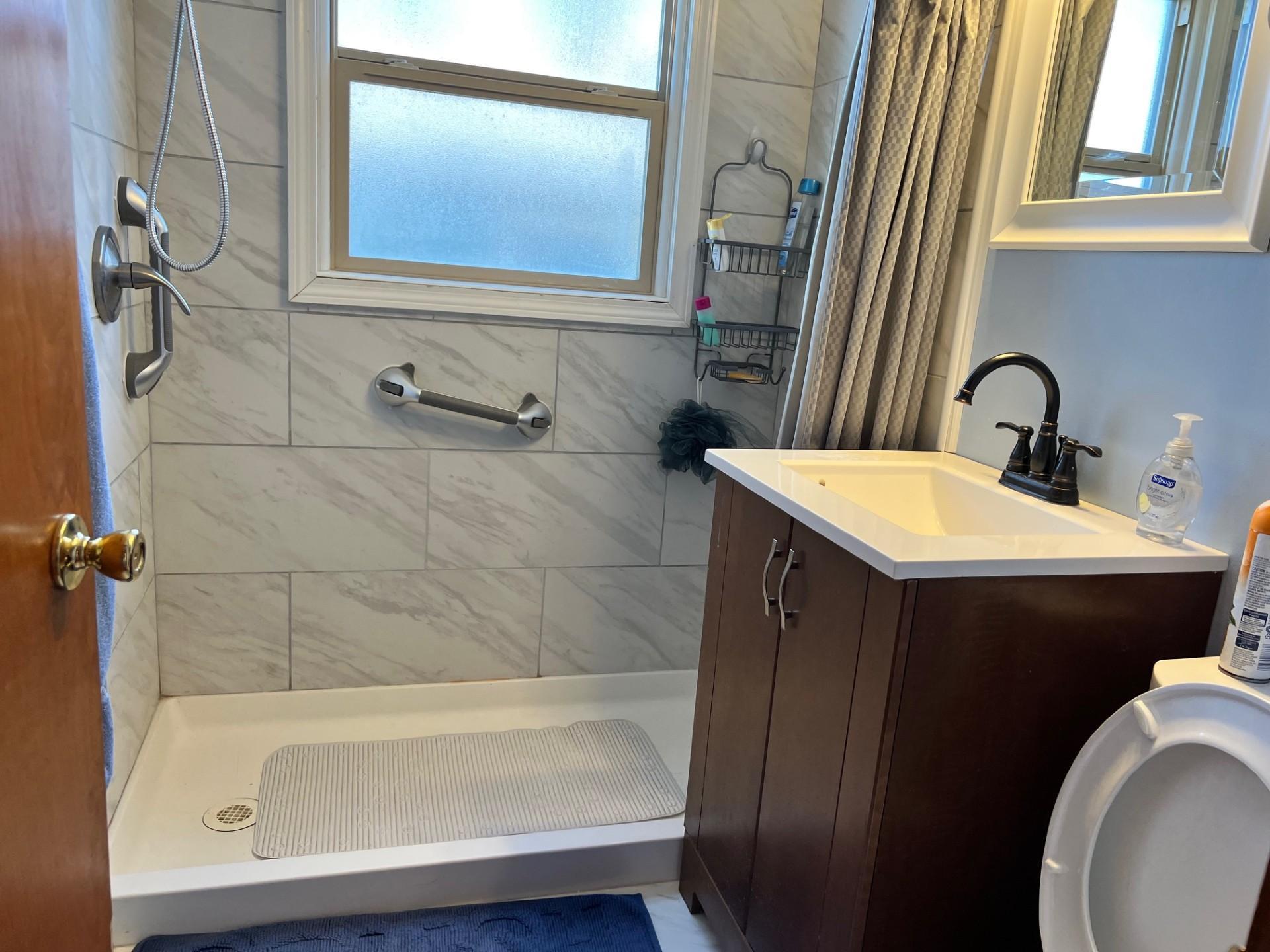 Bathroom - main floor