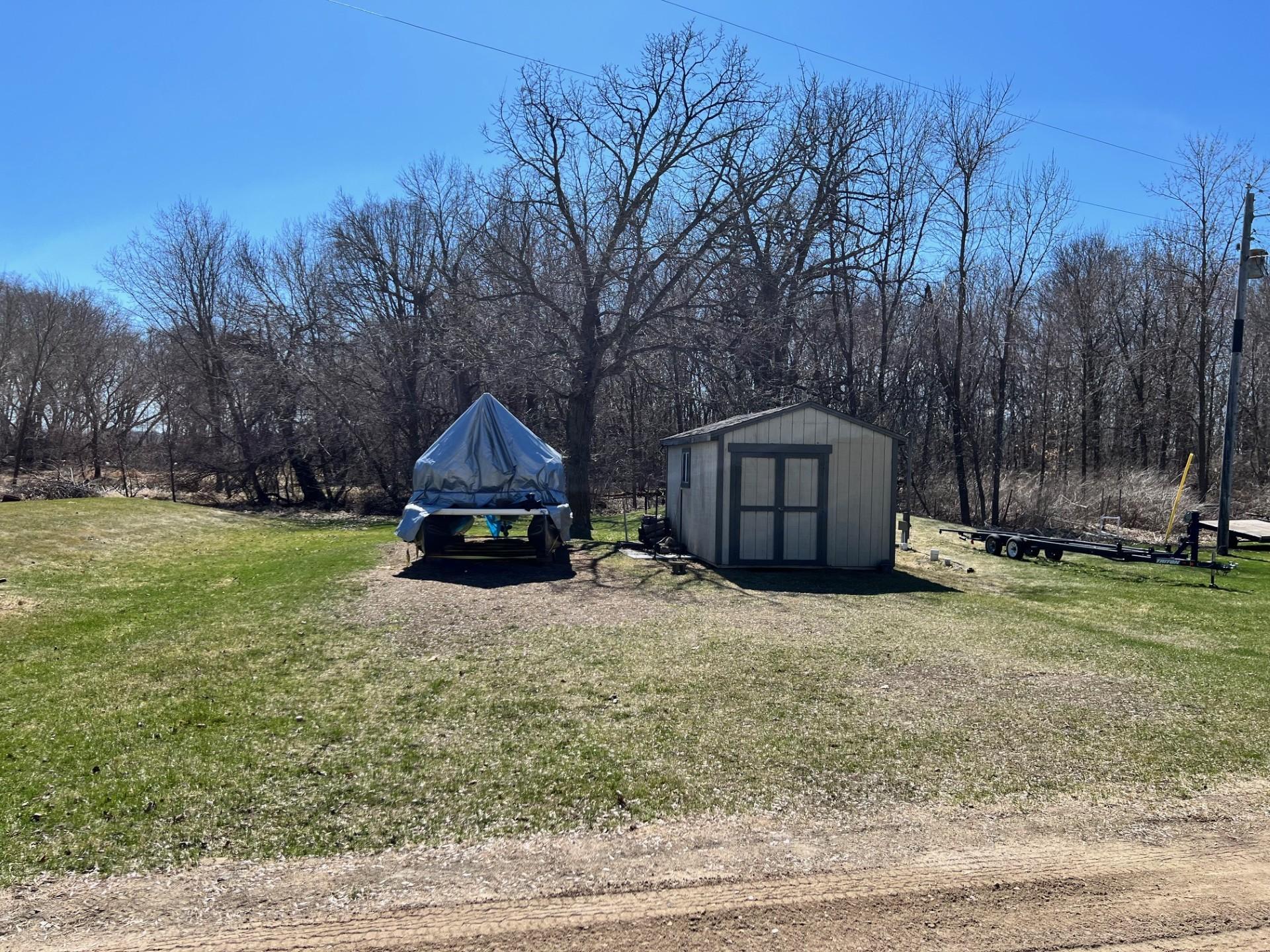 Back lot with garden shed
