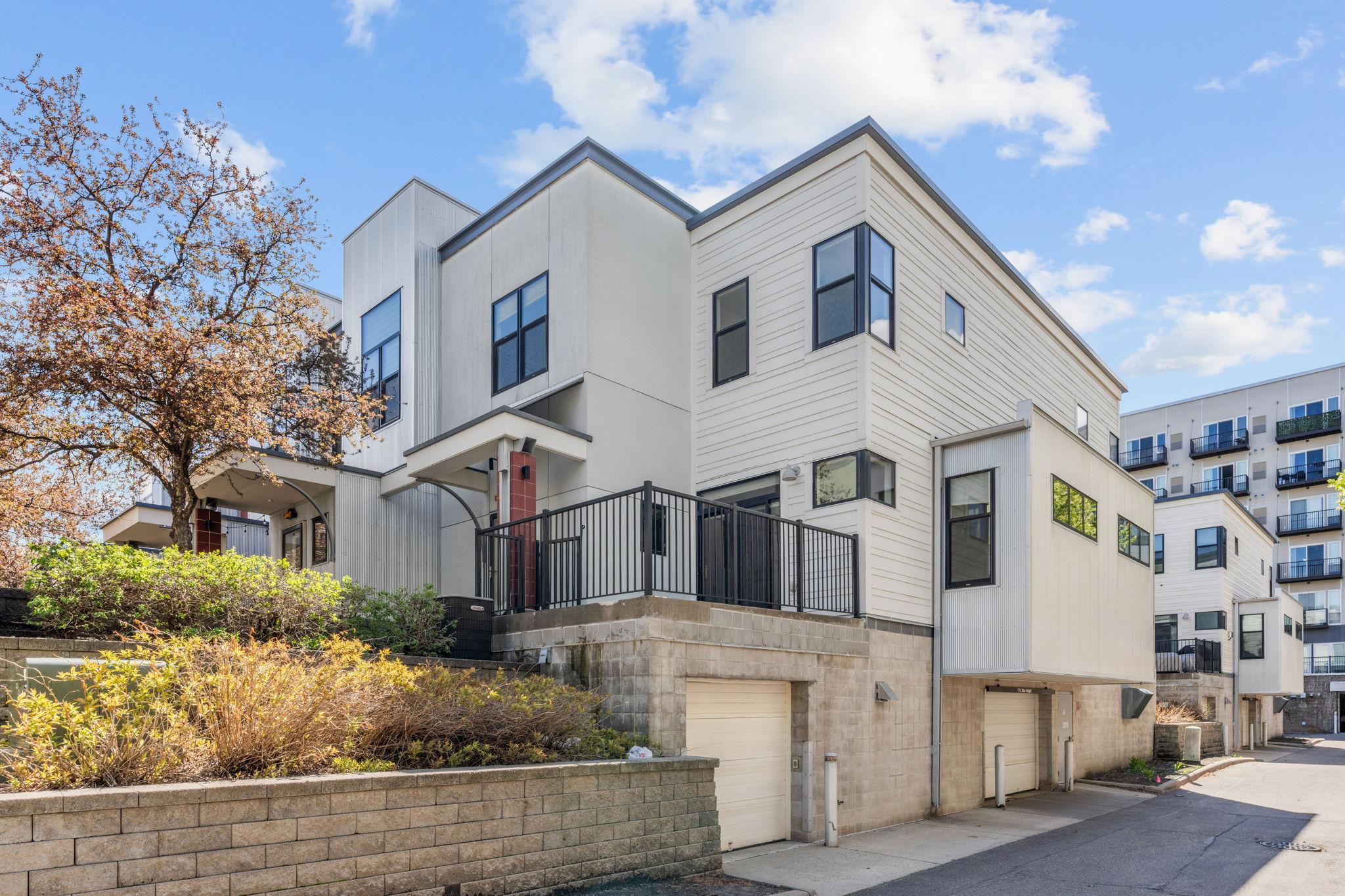 1-web-or-mls-2818 Aldrich Ave S-1.jpg