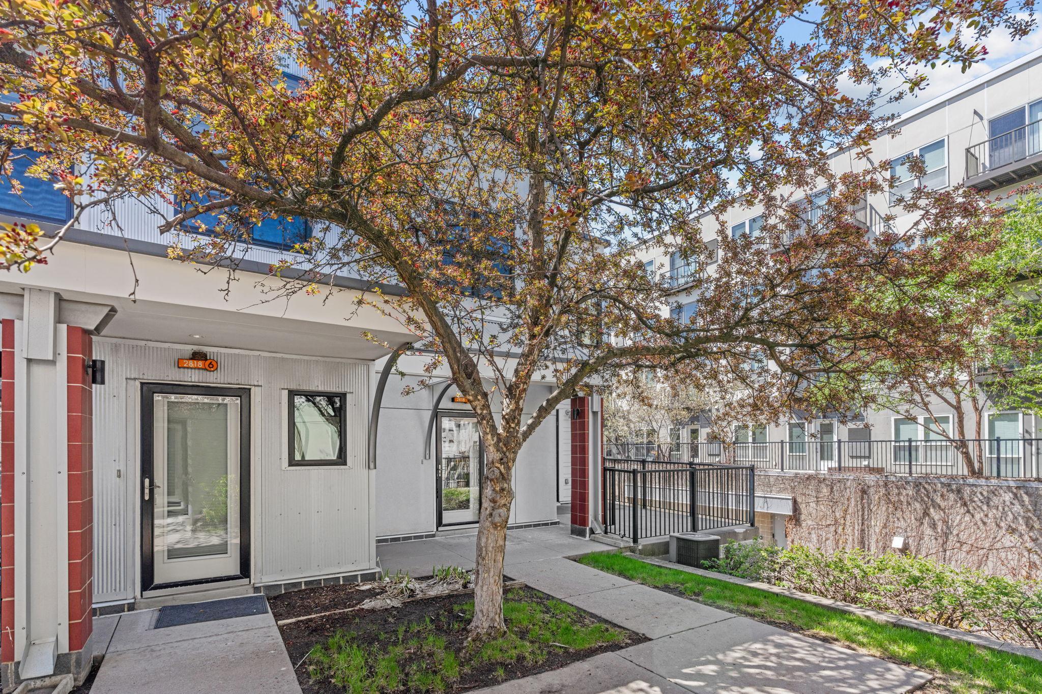 4-web-or-mls-2818 Aldrich Ave S-4.jpg