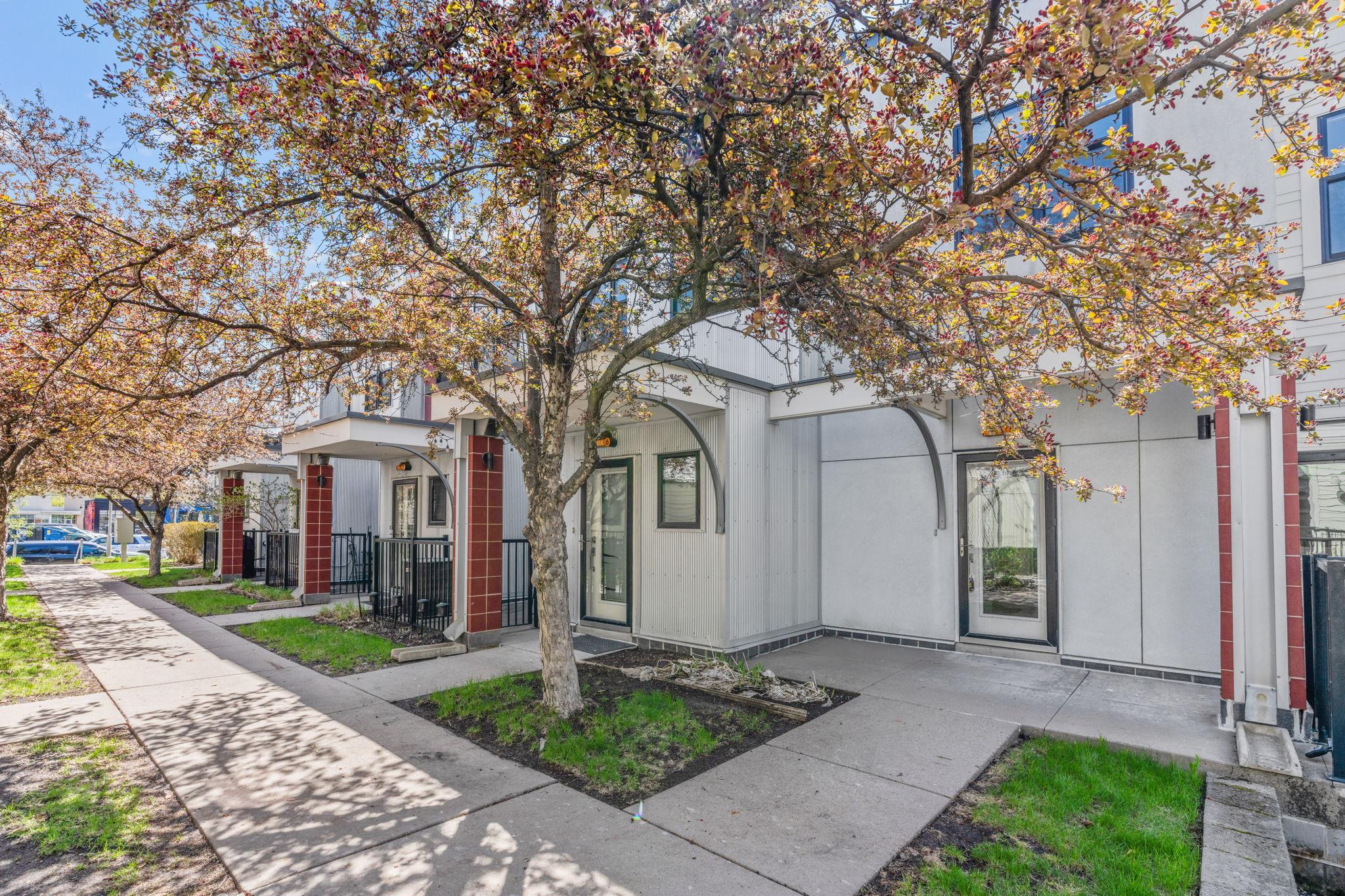 3-web-or-mls-2818 Aldrich Ave S-3.jpg