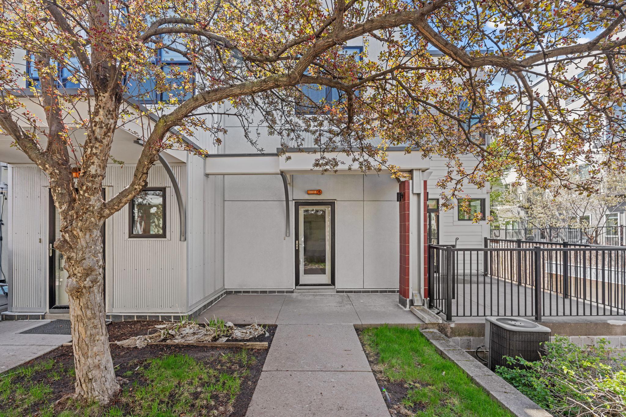 5-web-or-mls-2818 Aldrich Ave S-5.jpg