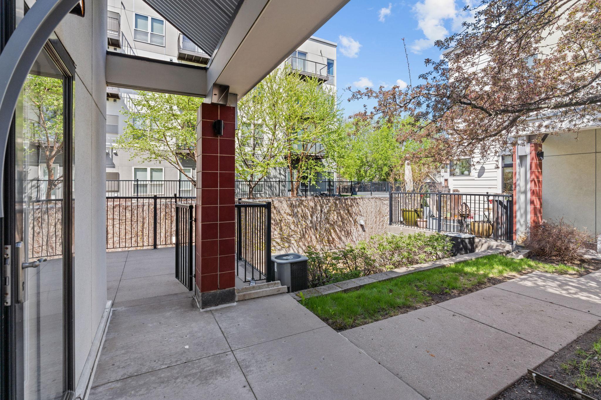 10-web-or-mls-2818 Aldrich Ave S-10.jpg
