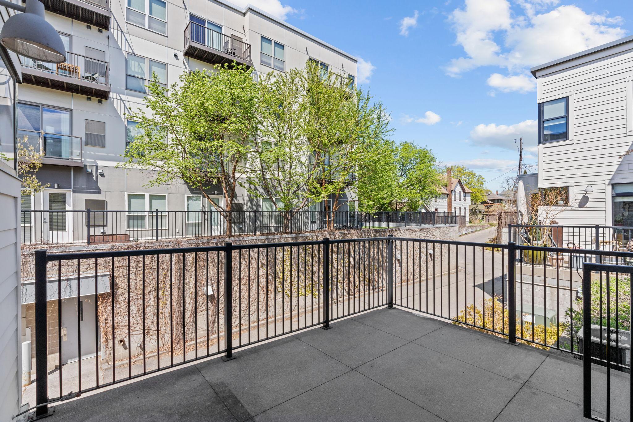 12-web-or-mls-2818 Aldrich Ave S-12.jpg