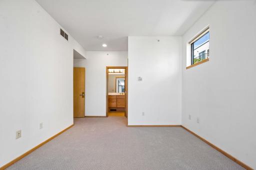 2818 Aldrich Avenue S, 105, Minneapolis, MN 55408
