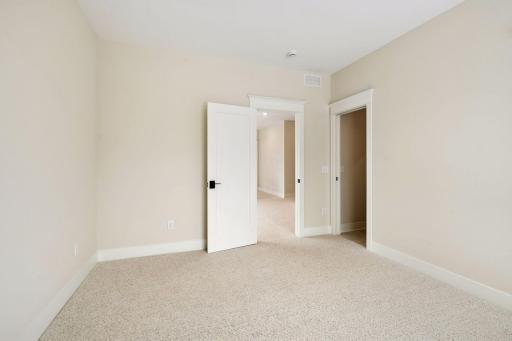 6016 Oaklawn Avenue - Spacecrafting - 0038.jpg