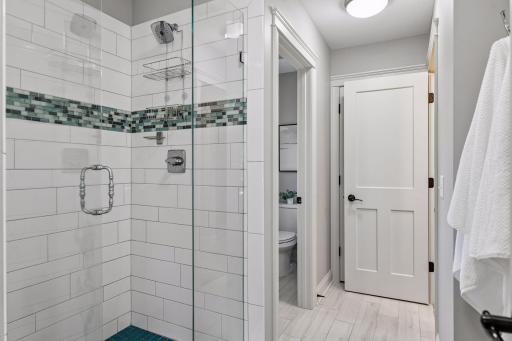6671 Amberwood Lane, Chanhassen, MN 55317