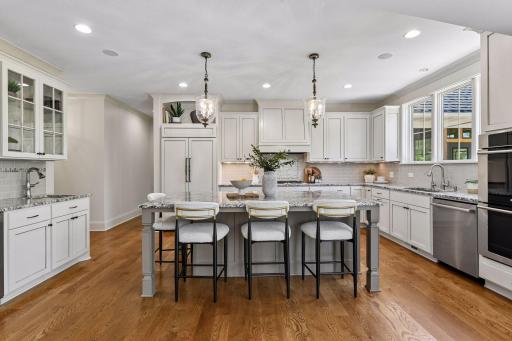 6671 Amberwood Lane, Chanhassen, MN 55317