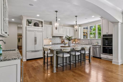 6671 Amberwood Lane, Chanhassen, MN 55317