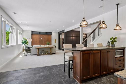 6671 Amberwood Lane, Chanhassen, MN 55317