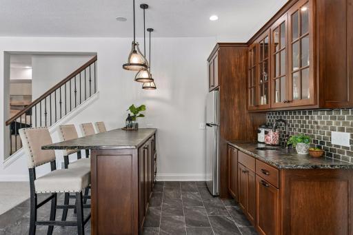 6671 Amberwood Lane, Chanhassen, MN 55317