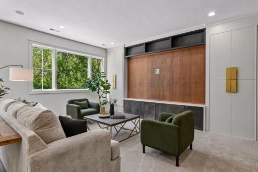 6671 Amberwood Lane, Chanhassen, MN 55317