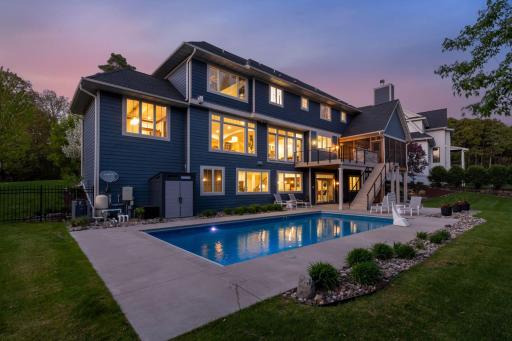 6671 Amberwood Lane, Chanhassen, MN 55317