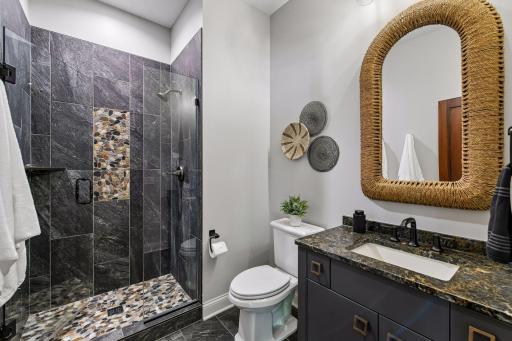 6671 Amberwood Lane, Chanhassen, MN 55317