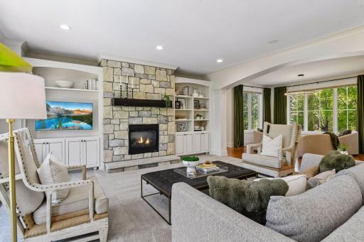 6671 Amberwood Lane, Chanhassen, MN 55317
