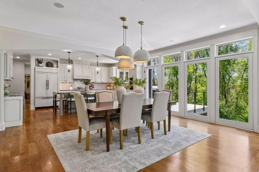 6671 Amberwood Lane, Chanhassen, MN 55317