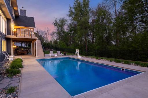 6671 Amberwood Lane, Chanhassen, MN 55317