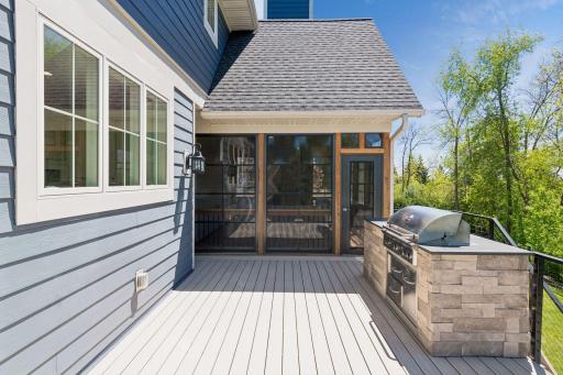 6671 Amberwood Lane, Chanhassen, MN 55317