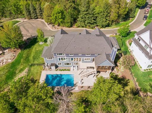 6671 Amberwood Lane, Chanhassen, MN 55317