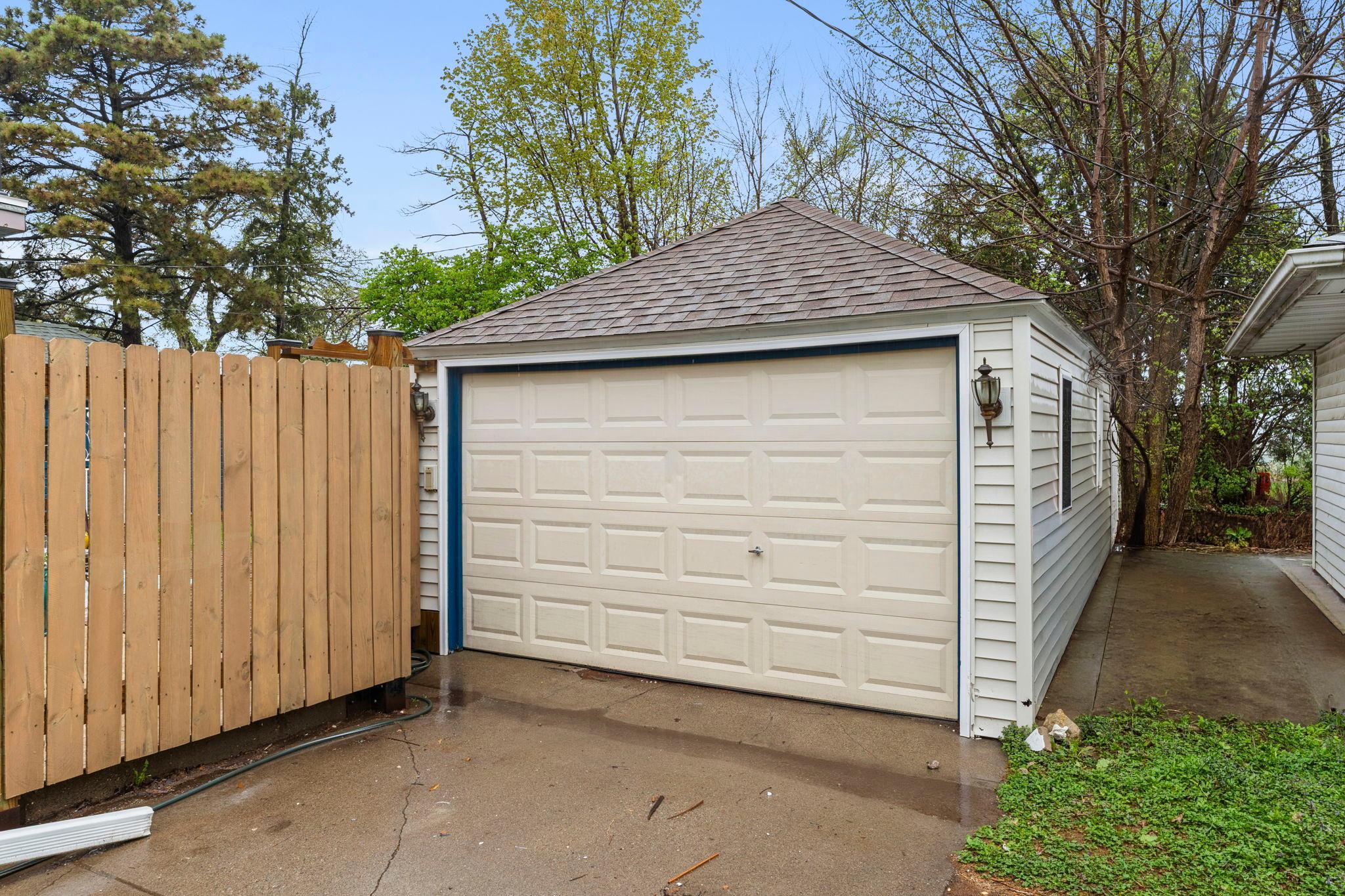 Large 1 car garage