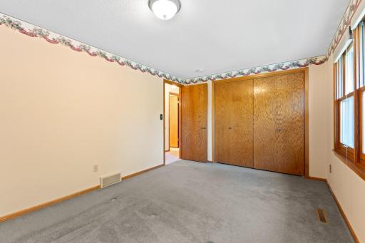 2110 Valkyrie Drive NW, Rochester, MN 55901