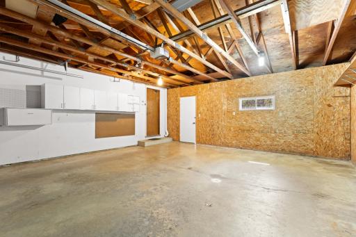 2110 Valkyrie Drive NW, Rochester, MN 55901