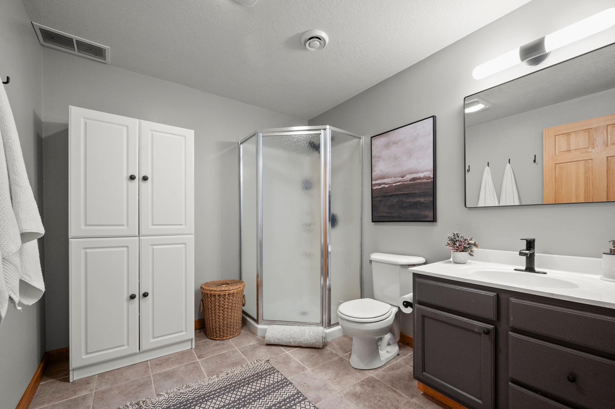 52-web-or-mls-29316 Pardun Rd-176.jpg