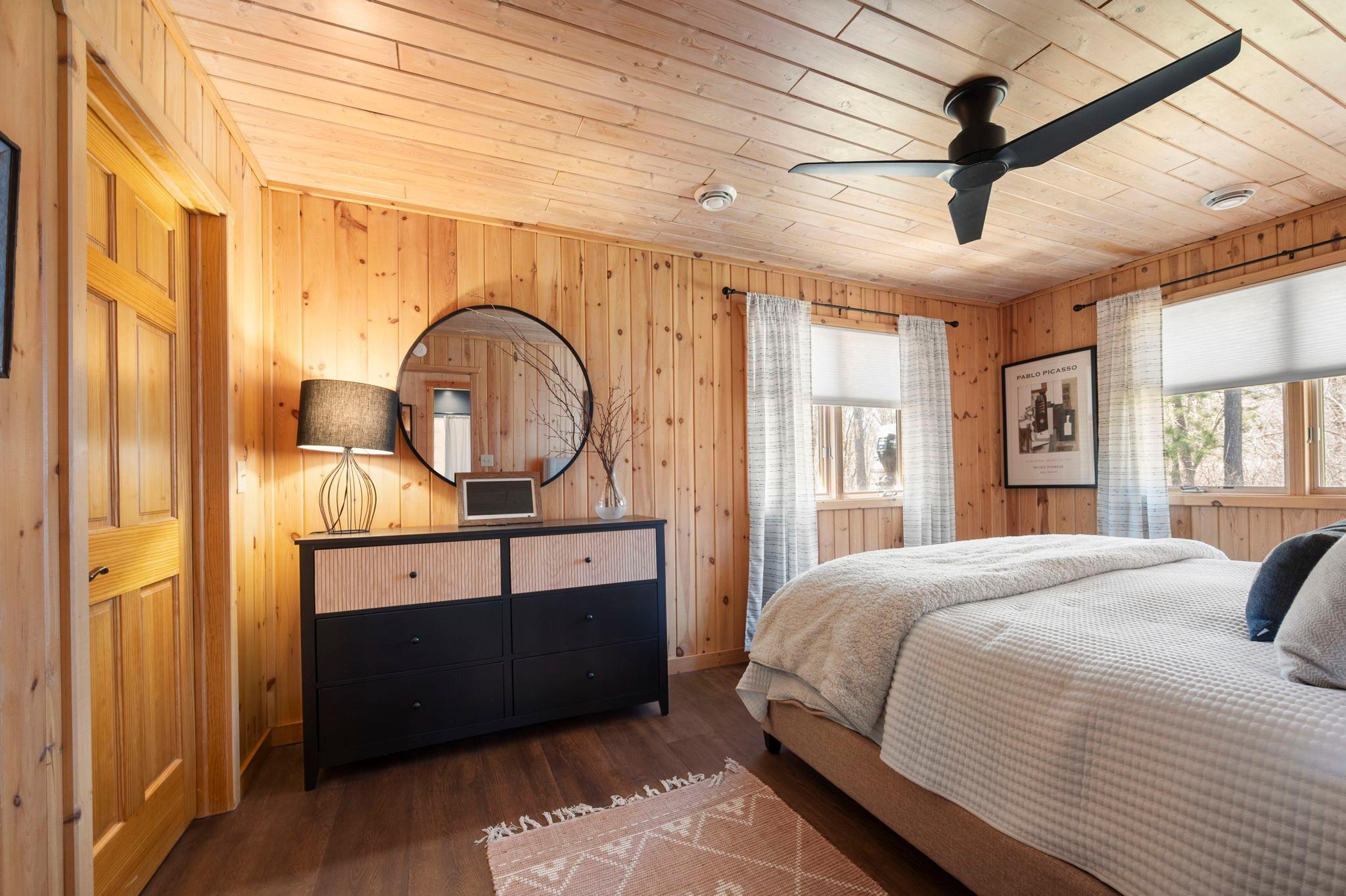 42-web-or-mls-29316 Pardun Rd-24.jpg