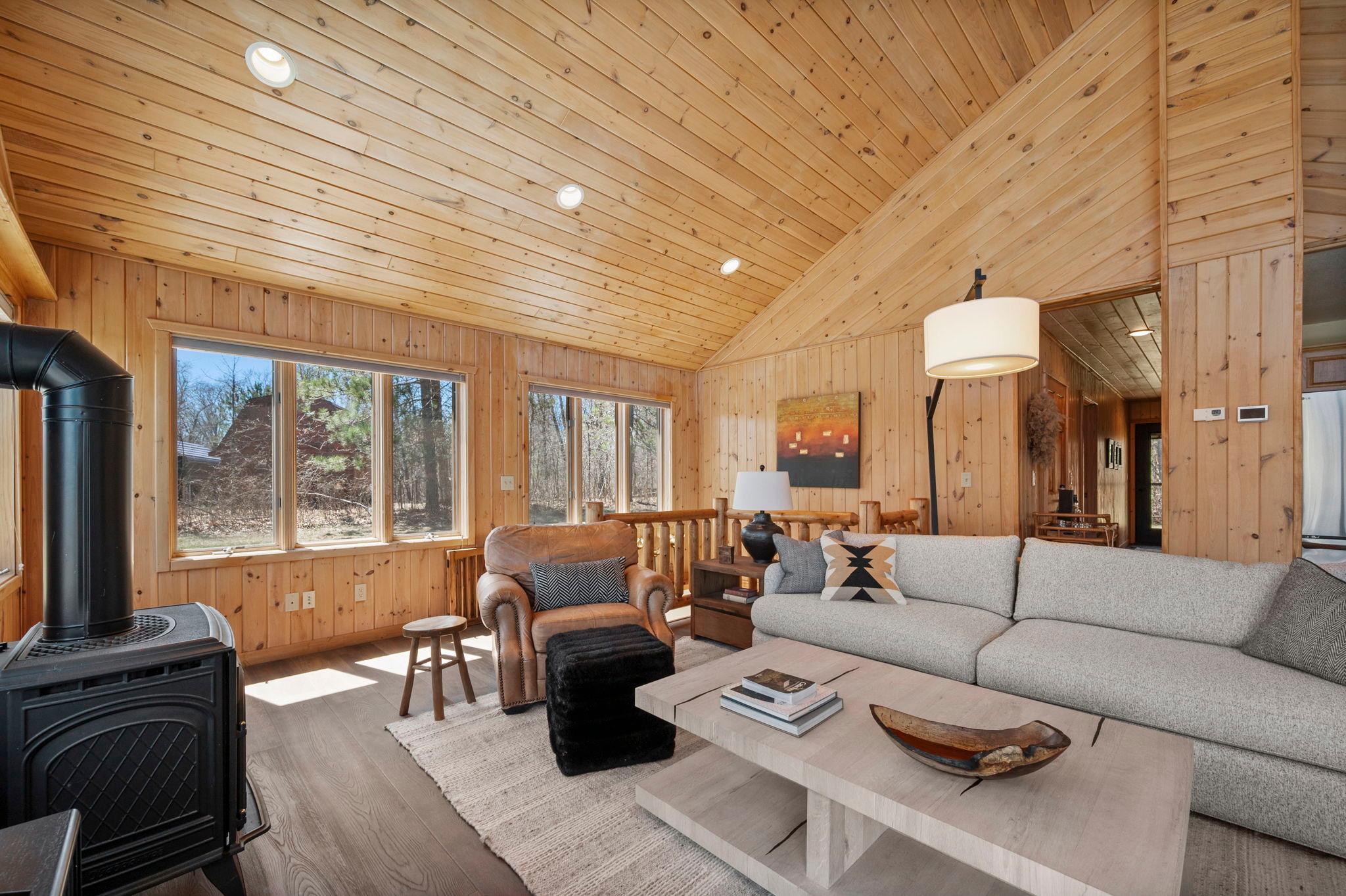 19-web-or-mls-29316 Pardun Rd-79.jpg