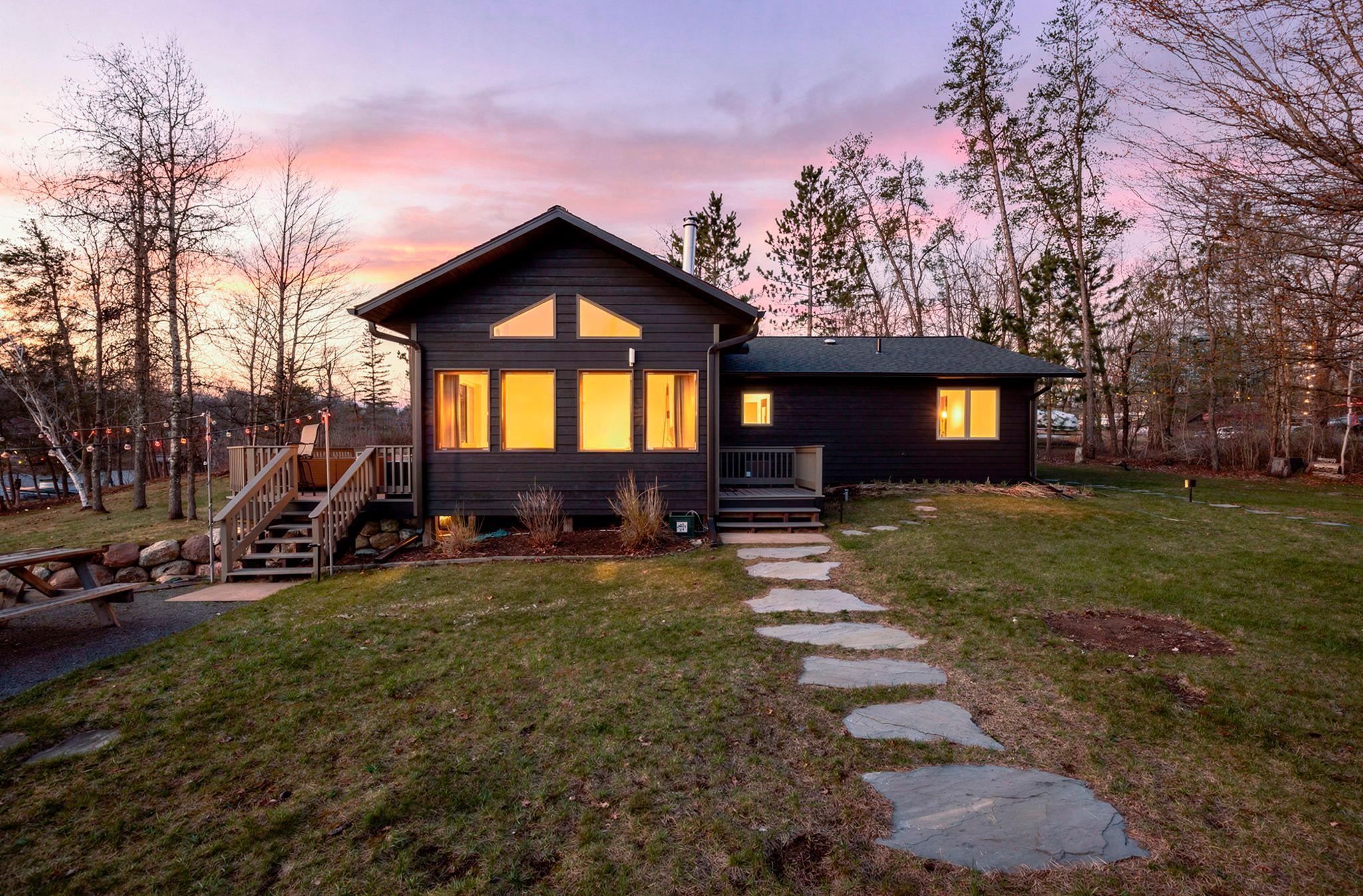 1-web-or-mls-29316 Pardun Rd-266 copy.jpg