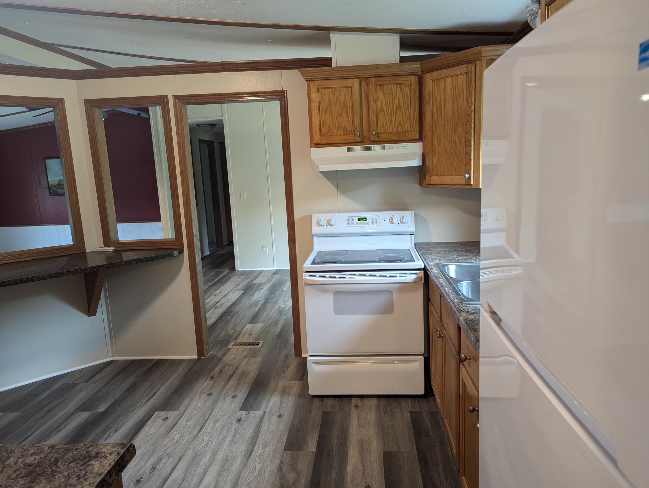 Redwood kitchen 1.jpg