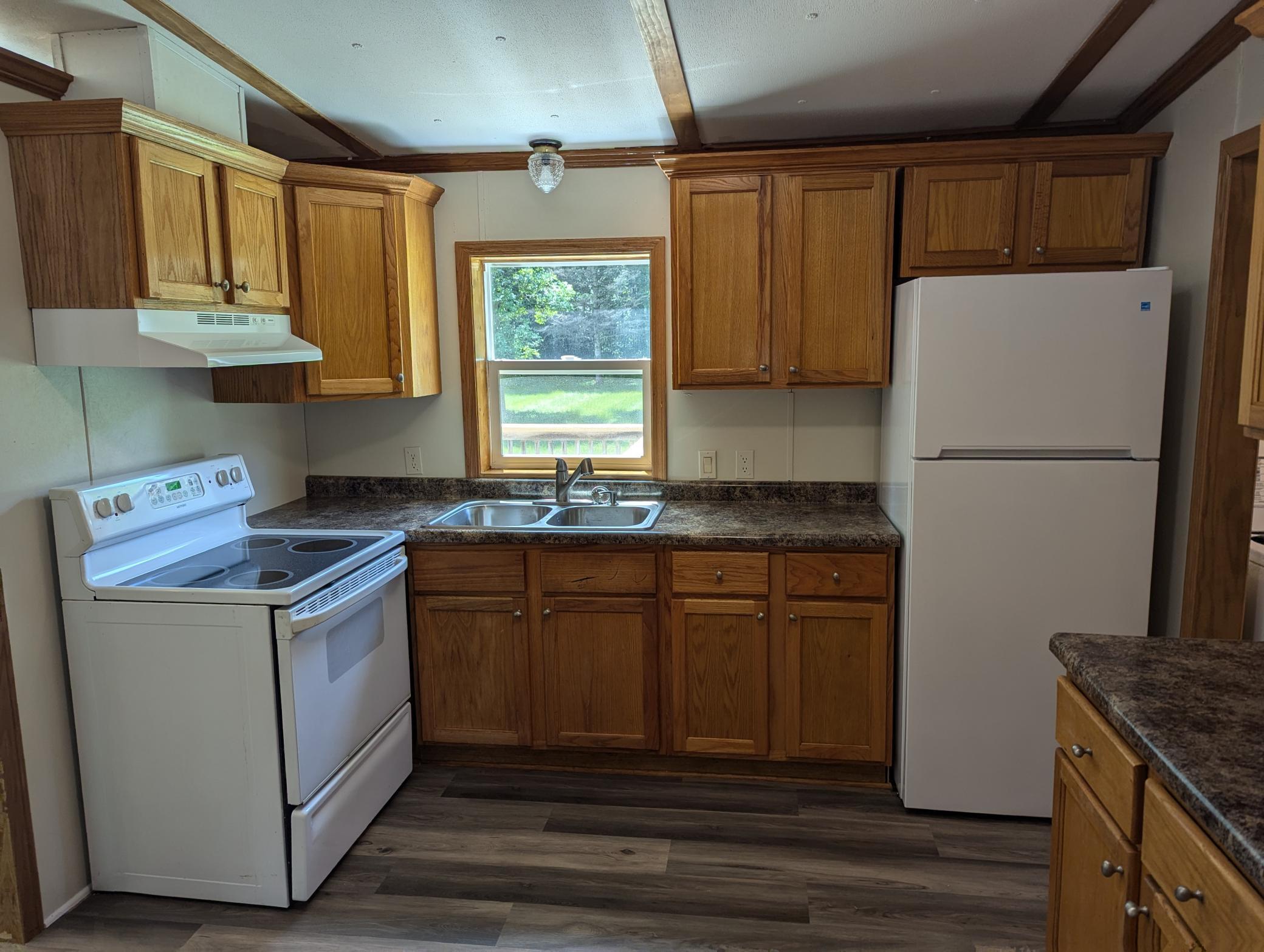 Redwood kitchen 5.jpg