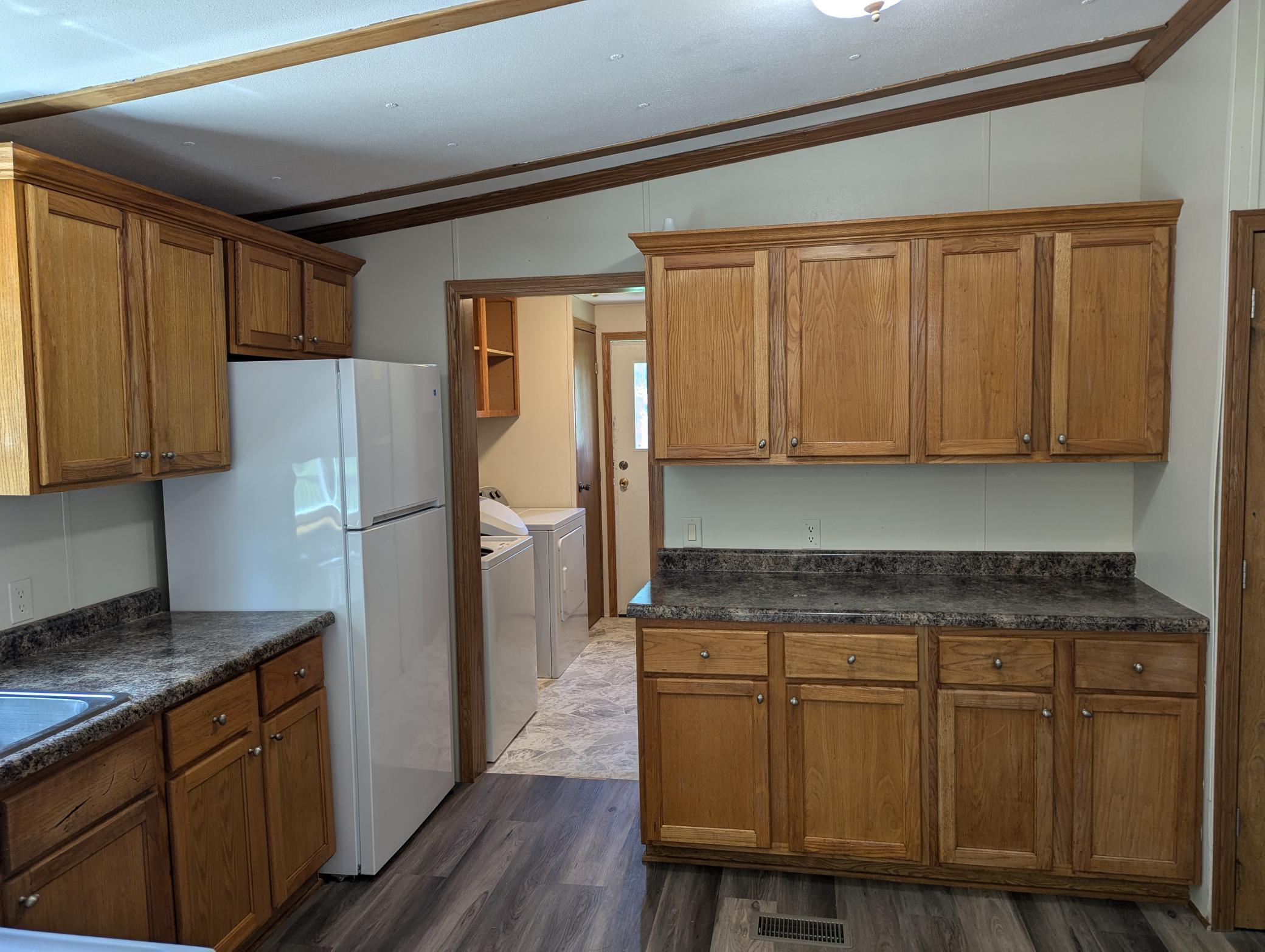 Redwood kitchen 6.jpg