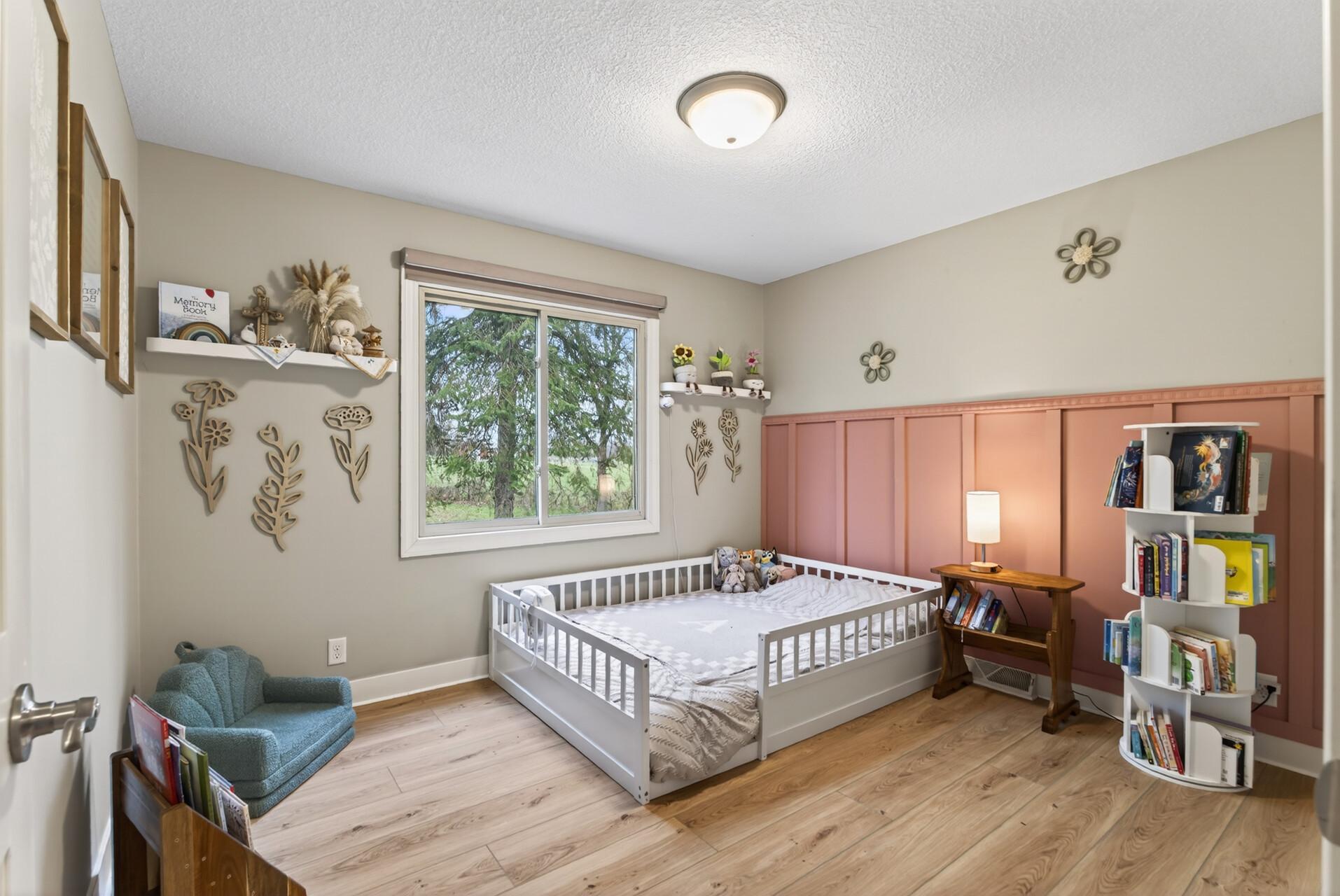Upper Bedroom #2