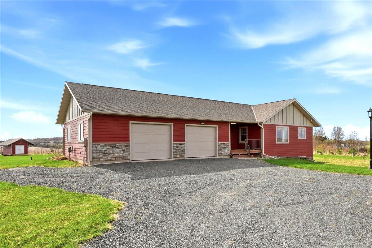 02-Front of Home.jpg